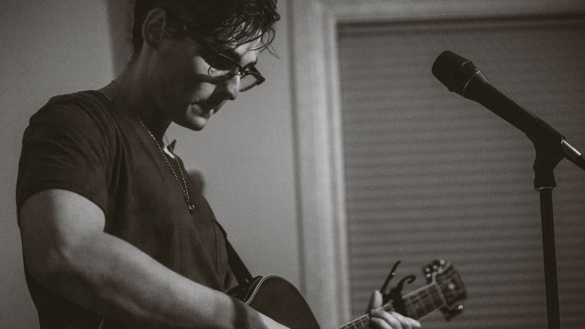 Jonah Stead @ The Battery Cafe