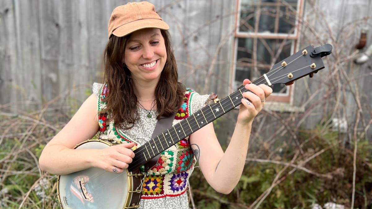  Kate McCann @ The Battery Cafe