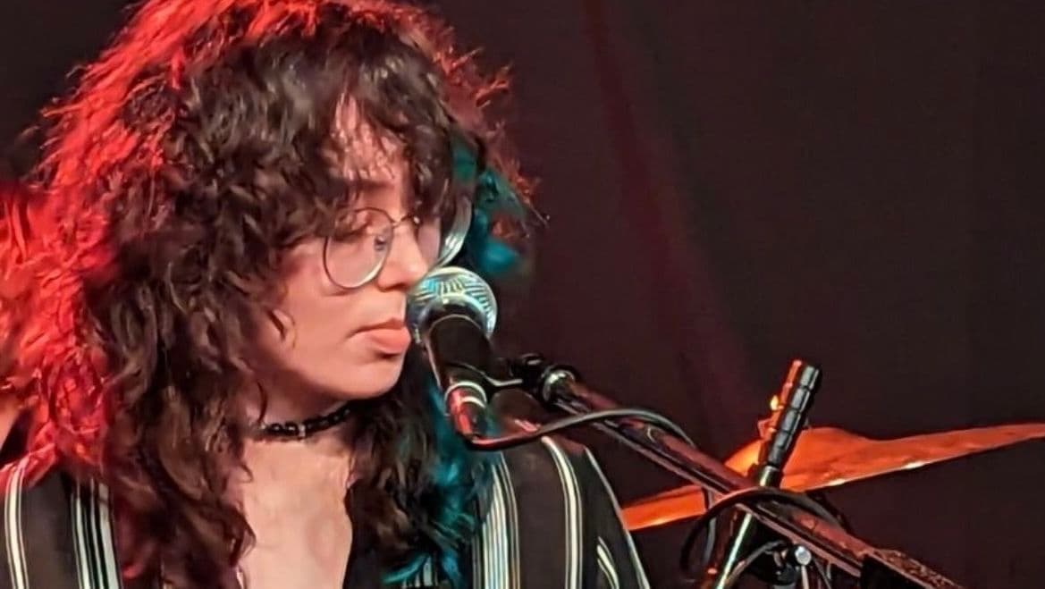 Gracie Reid @ The Battery Cafe