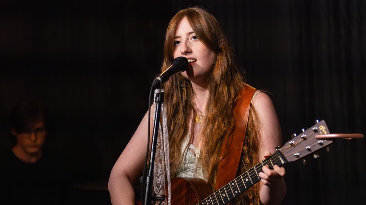 Special Event: Becca Bartlett @ The Battery Cafe